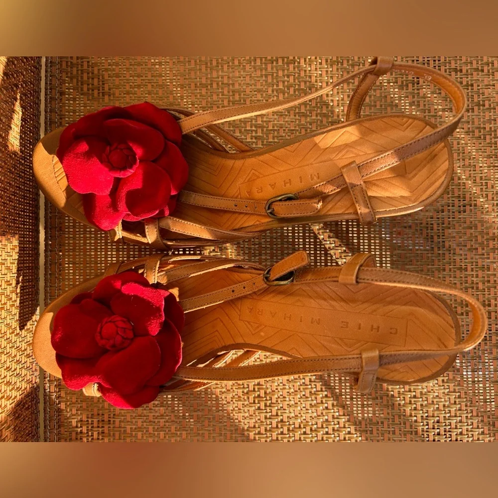 Chie Mihara  Spanish red flowers leather sandals NWT 8,5 (39) - Picture 9 of 15